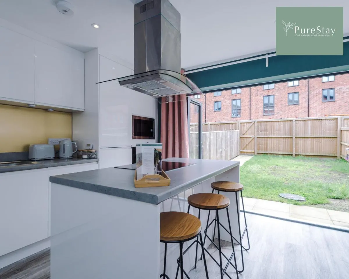 Image 2 of Stylish Five Bedroom House By PureStay Short Stay & Serviced Accommodation Manchester Free Parking
