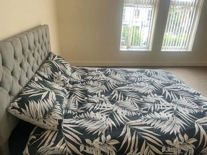 Image 3 of Stylish Large 3 Bedroom Apartment in Manchester