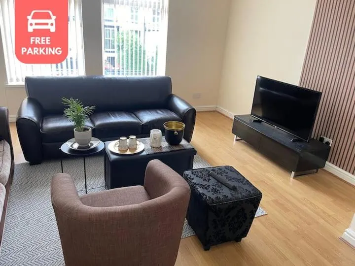 Image 4 of Stylish Large 3 Bedroom Apartment in Manchester