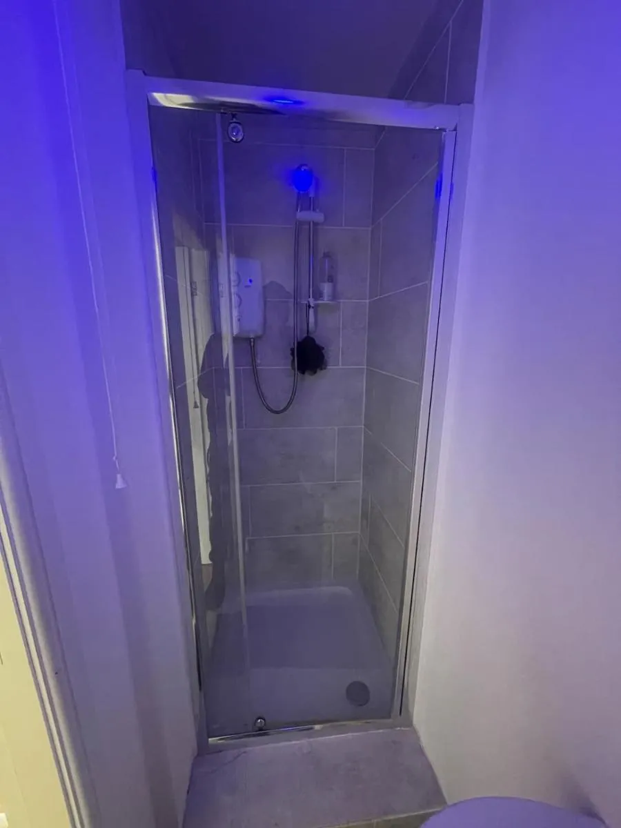 Image 6 of Stylish Large 3 Bedroom Apartment in Manchester