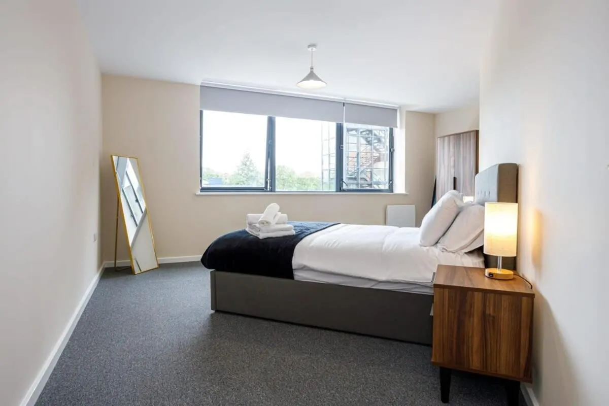 Image 3 of Stylish and Bright 2 Bedroom Apartment Manchester