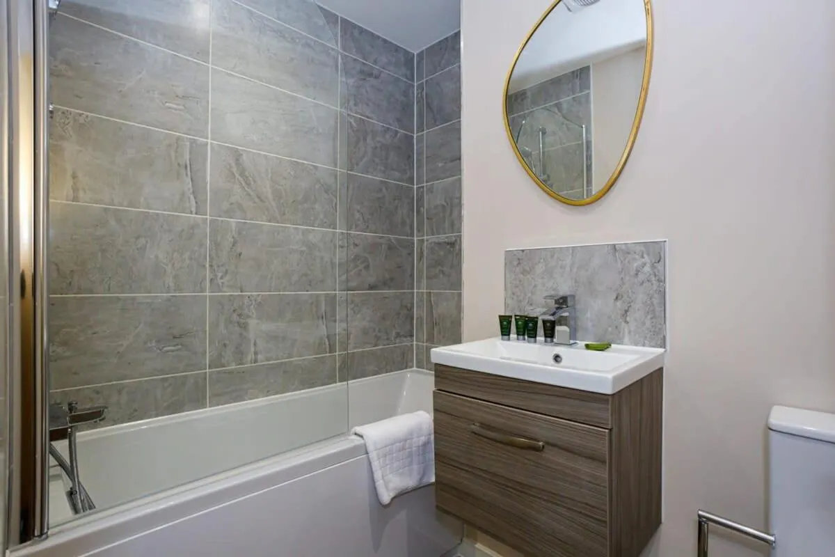 Image 5 of Stylish and Bright 2 Bedroom Apartment Manchester