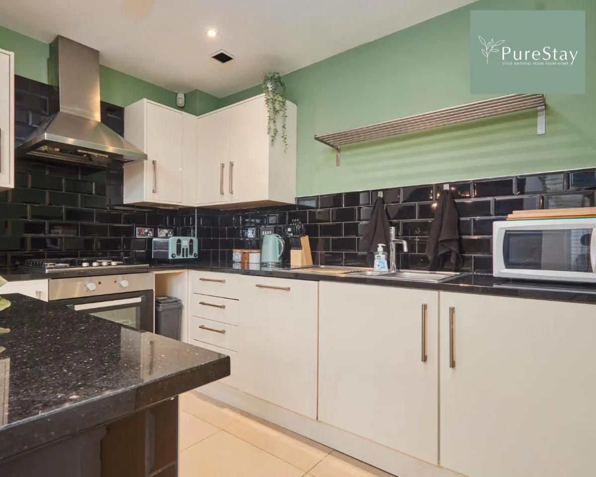 Image 6 of Superb House By PureStay Serviced Accommodation Manchester With Free Parking