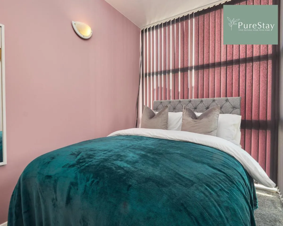 Image 3 of Superb House By PureStay Serviced Accommodation Manchester With Free Parking