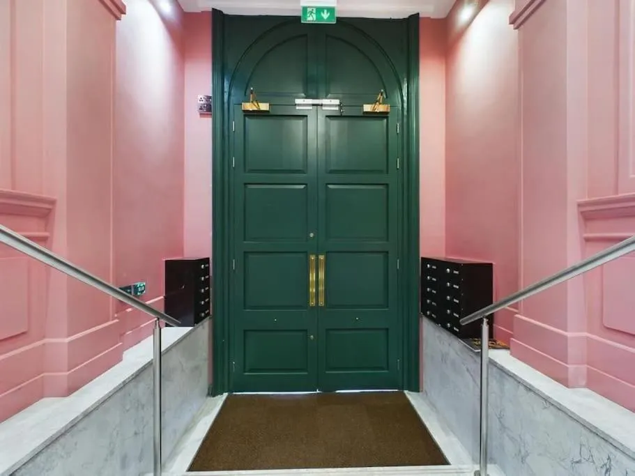 Image of Swanky Stylish Space