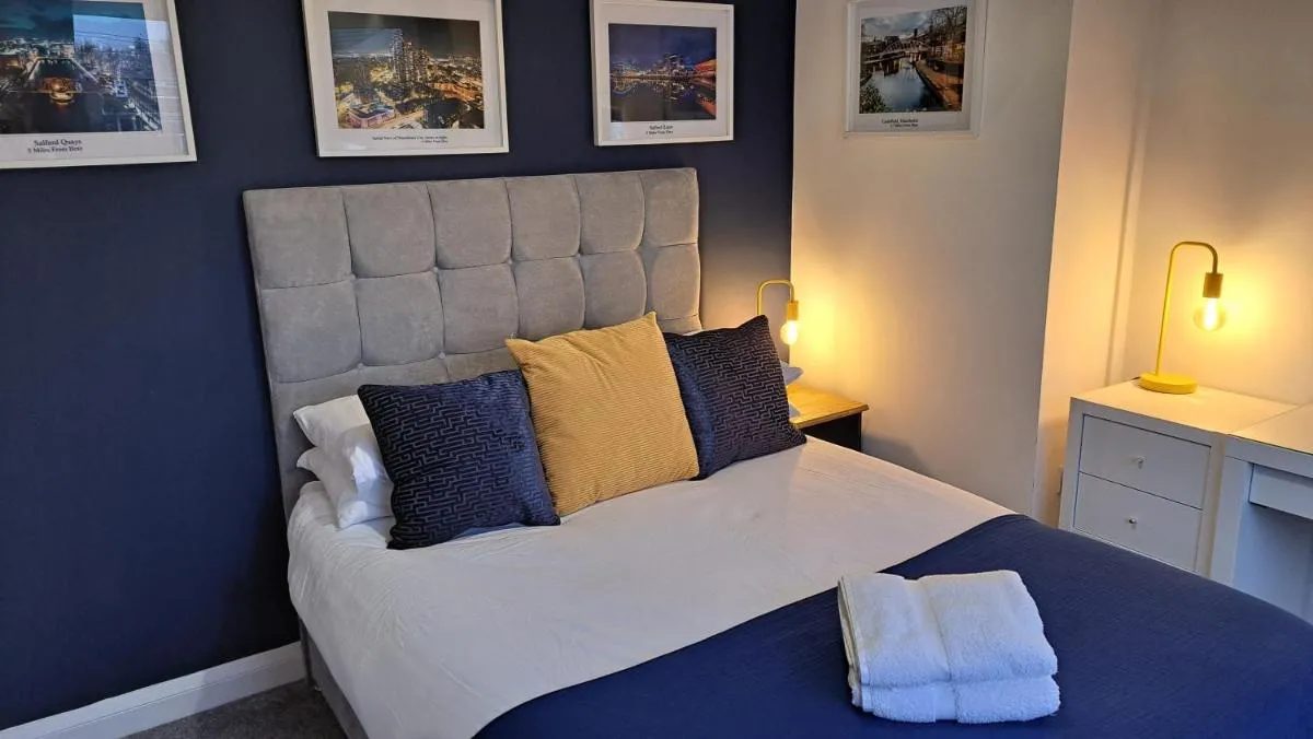 Image 4 of The Heart – Cosy 3 bedroom house with double driveway and Garden in Manchester