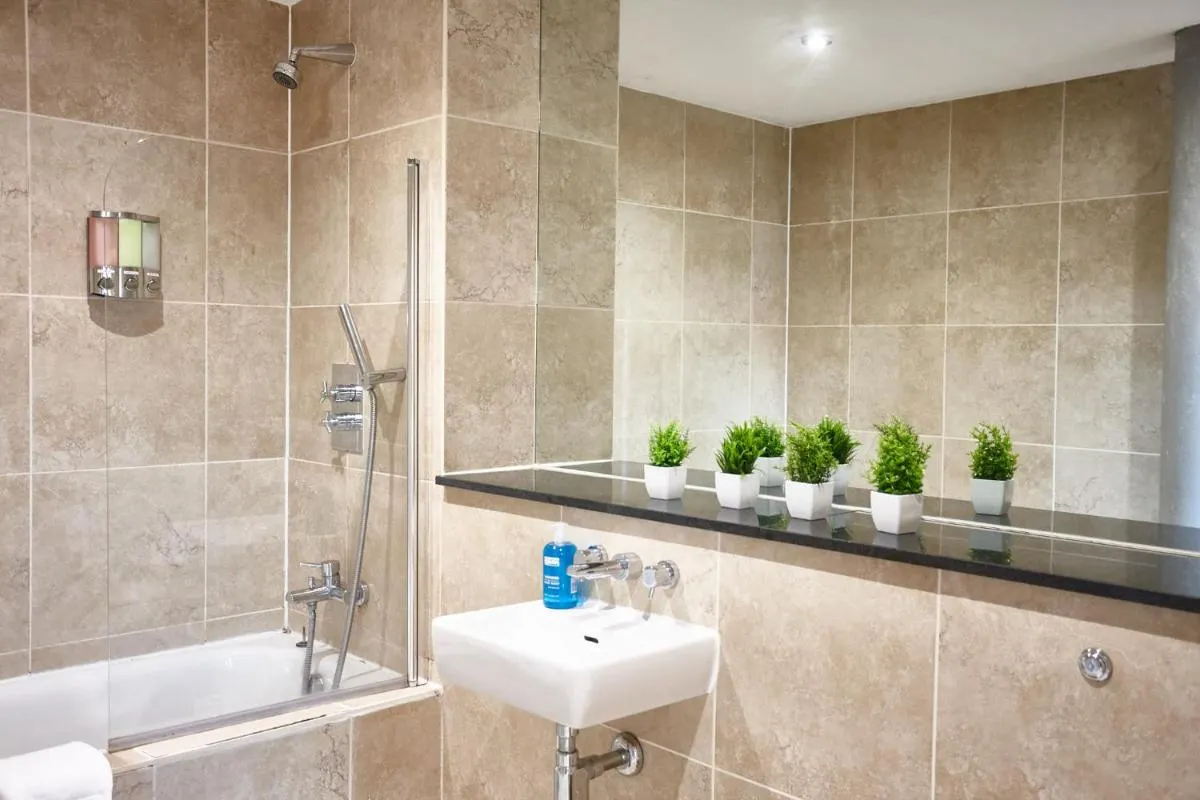 Image 4 of The Onyx Suite