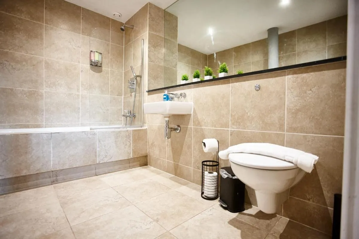 Image 6 of The Onyx Suite