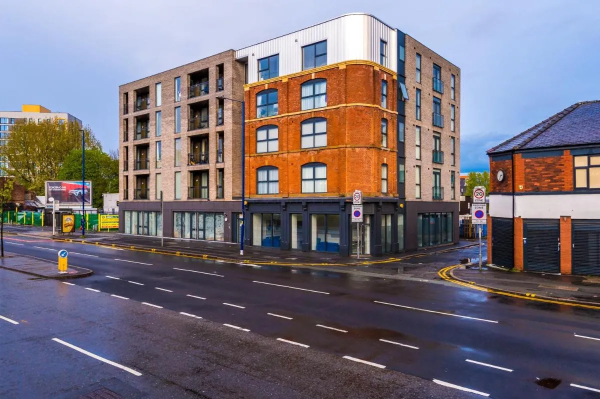 Image 5 of The Popworks 2 Bedroom Apartment – MCR Dens