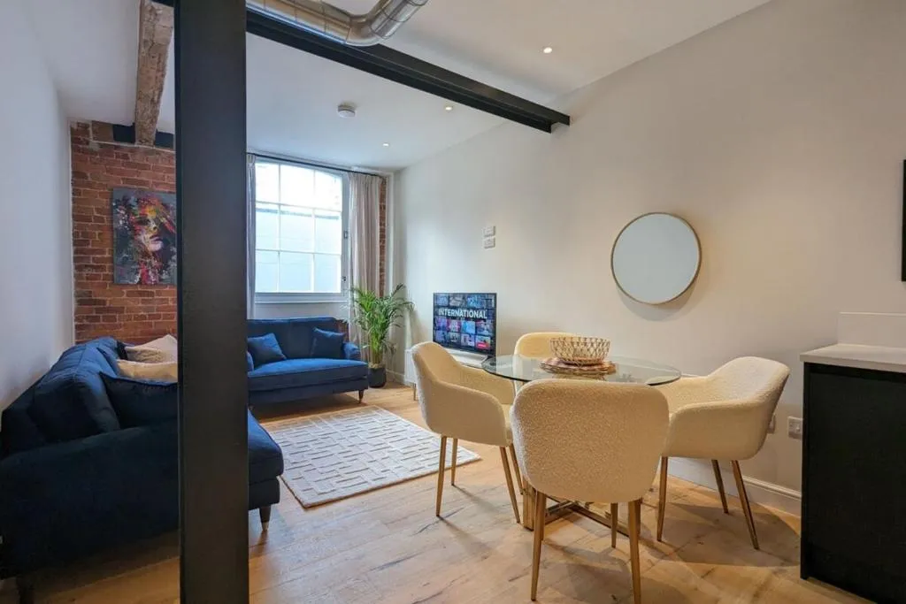 Image of The Sunshade Suite Grade 2 Ancoats