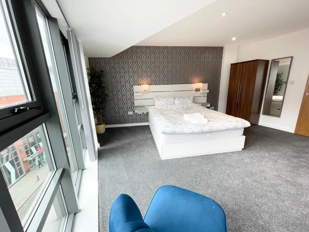Image 4 of The Works-Fresh 2bed in centre, opposite Arndale.