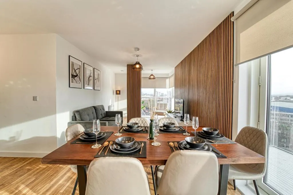 Image of Three Bedroom Waterfront Apartment with City View
