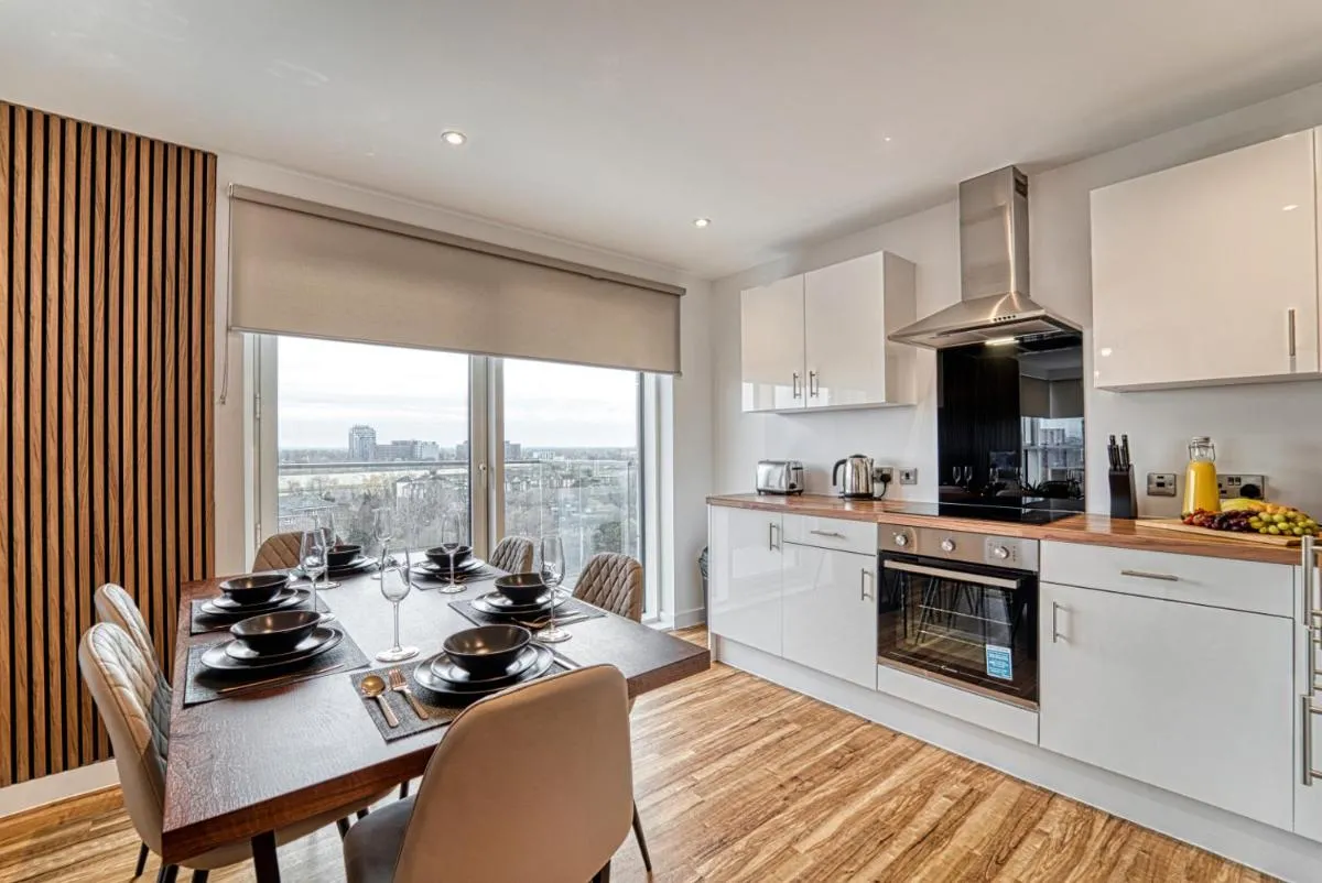 Image 2 of Three Bedroom Waterfront Apartment with City View