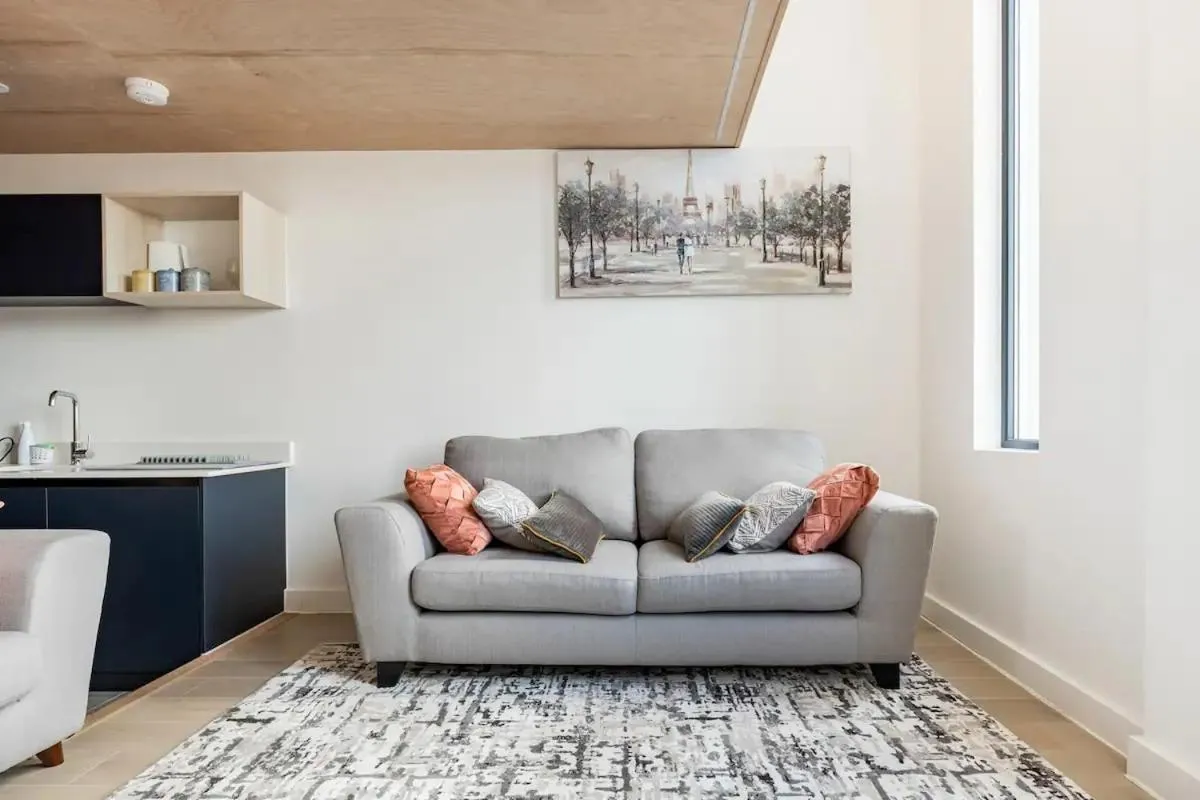 Image 2 of Two Bedrooms Exquisite En-Suite Apartment Deansgate