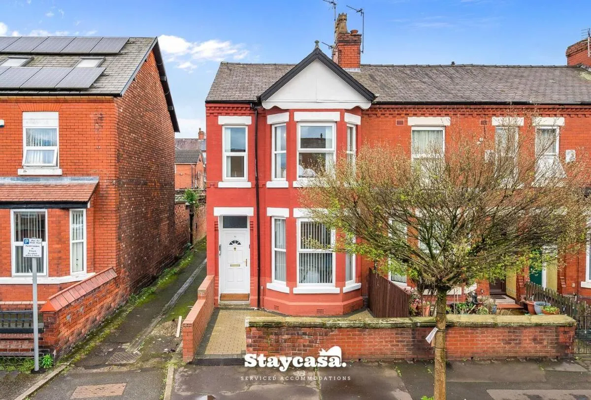 Image 2 of Urban Oasis Spacious 4-bedroom Home In Manchester