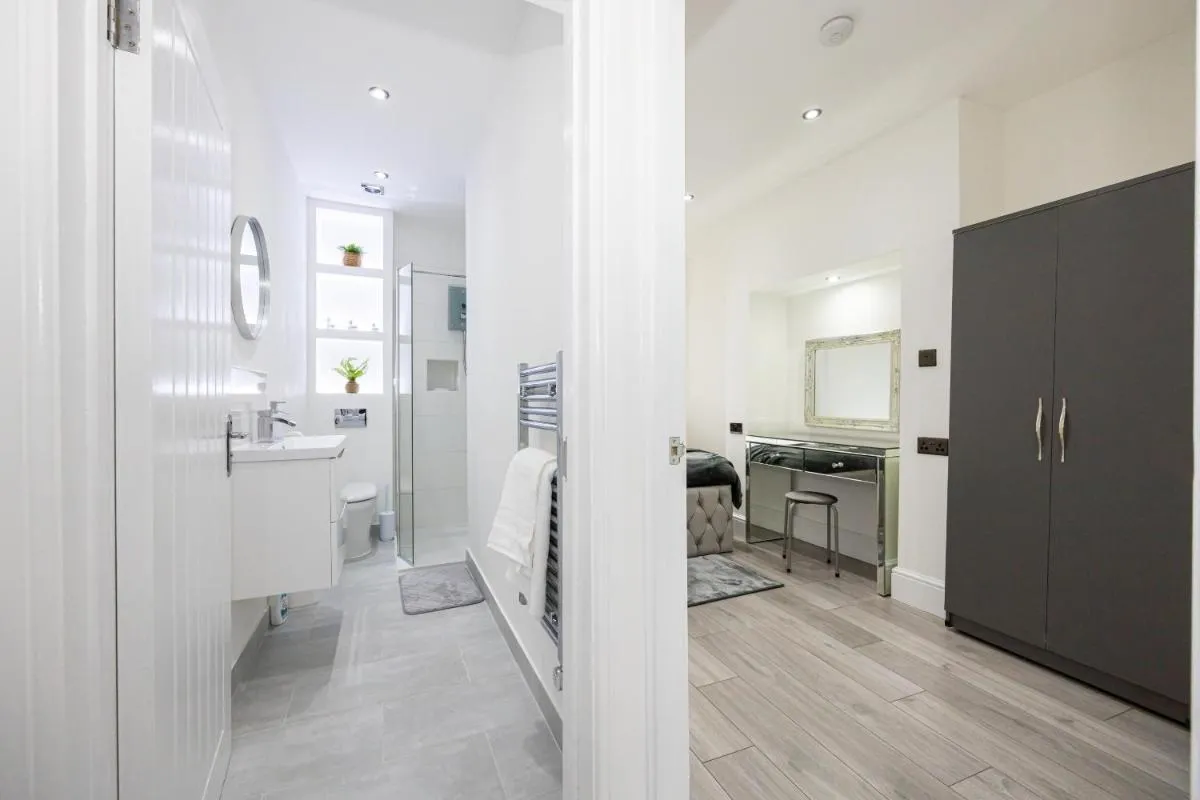 Image 3 of WestPoint Luxury Apartment