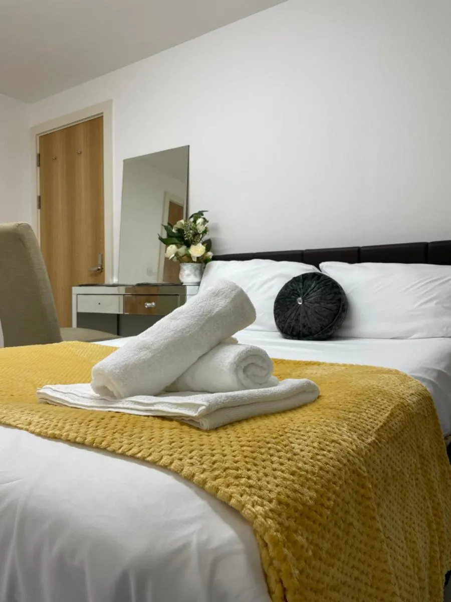 Image 3 of Wharf Inn Premier Apartment Central Manchester – Free Private Parking