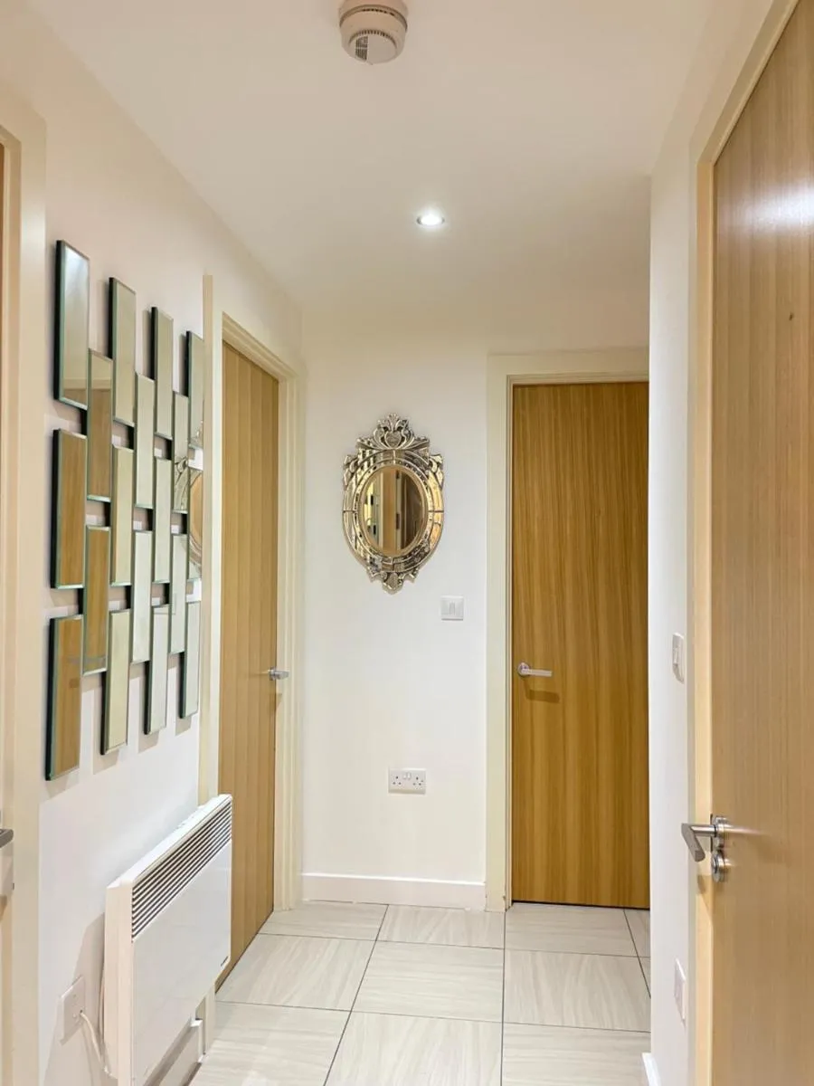 Image 2 of Wharf Inn Premier Apartment Central Manchester – Free Private Parking