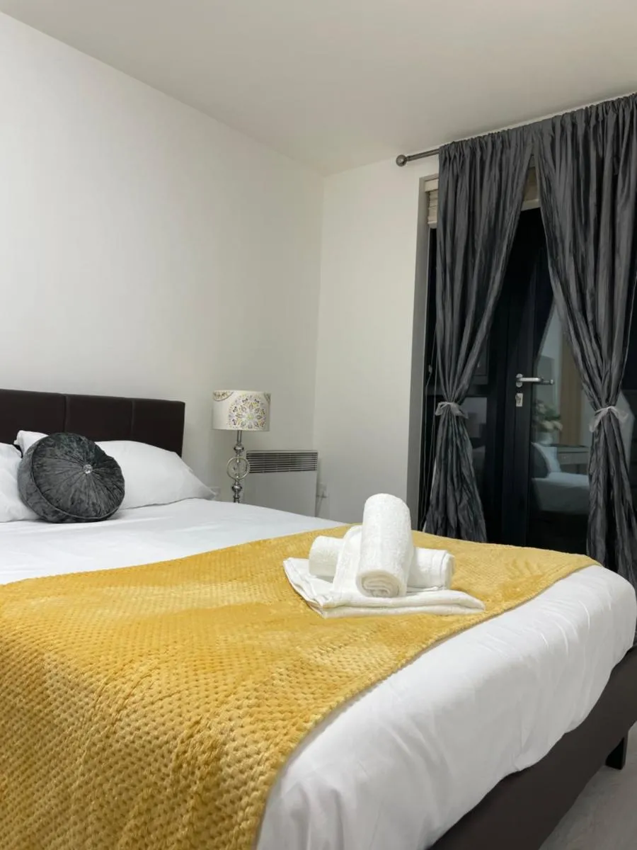 Image 4 of Wharf Inn Premier Apartment Central Manchester – Free Private Parking