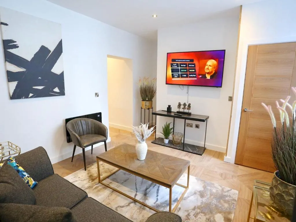 Image of flat 205 · Duplex Flat Perfect For Couples – Walk To City Pass the Keys